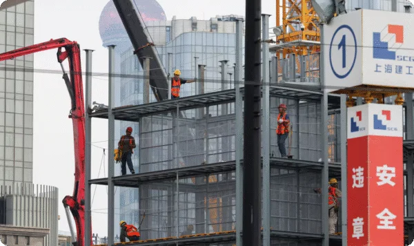最新预测，中国2025年第三季度（7-9月）的经济增长预计放缓至4.8%