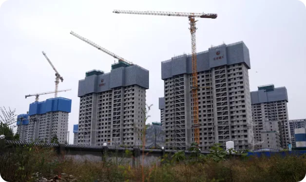 中国房地产市场持续低迷，9月份新房价格跌幅创11个月新高。